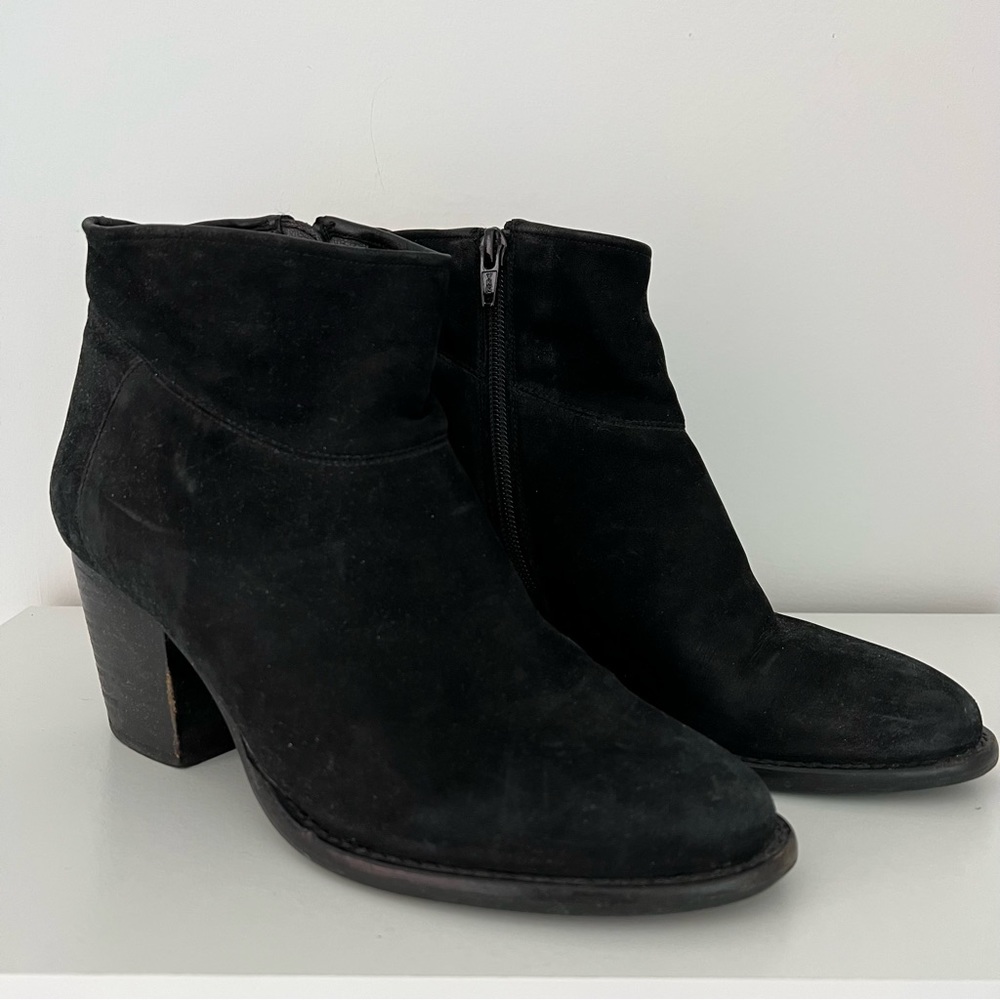 Steve Madden black suede ankle boot